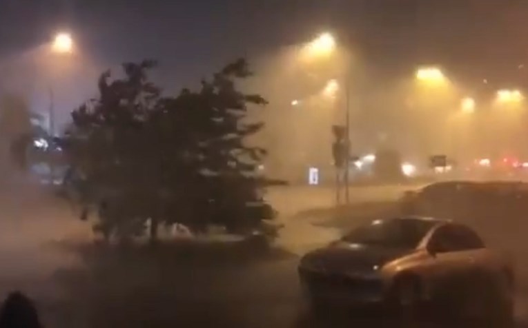 U snažnoj oluji u Poljskoj poginula jedna osoba, nekoliko ozlijeđenih