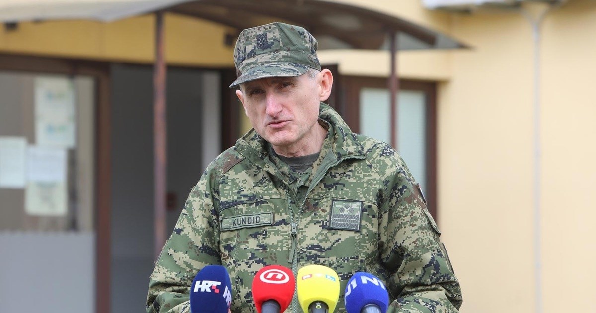 Šef vojske zakasnio s predajom imovinske. "Rekli su mu da je službenik na godišnjem"