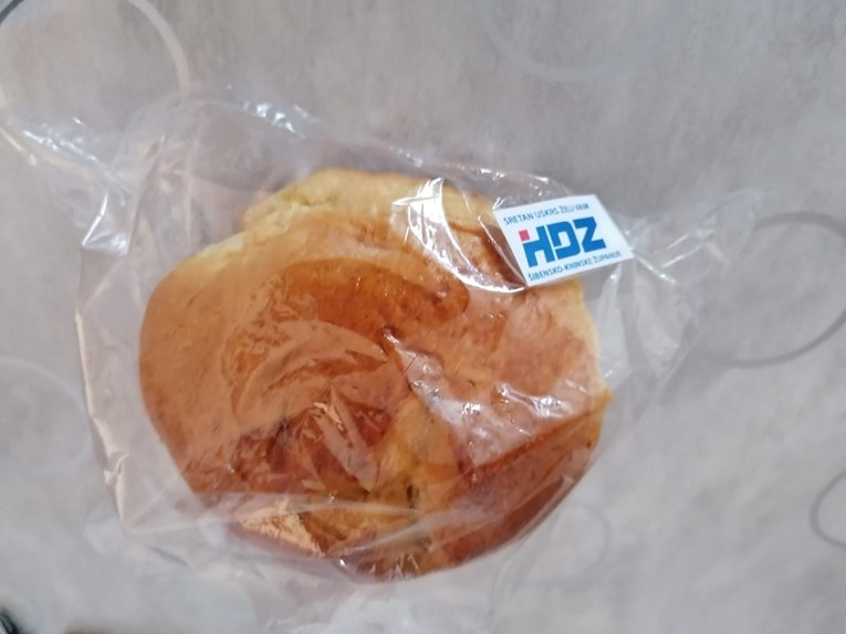 Lokalni HDZ-ovci o pogačicama s logom HDZ-a: Pogriješili smo, ispričavamo se