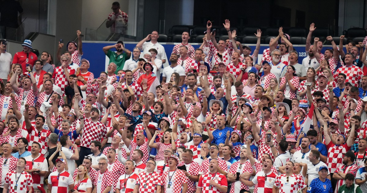 Hrvatski i engleski navijači zajedno su protestirali tijekom utakmice. Evo zbog čega