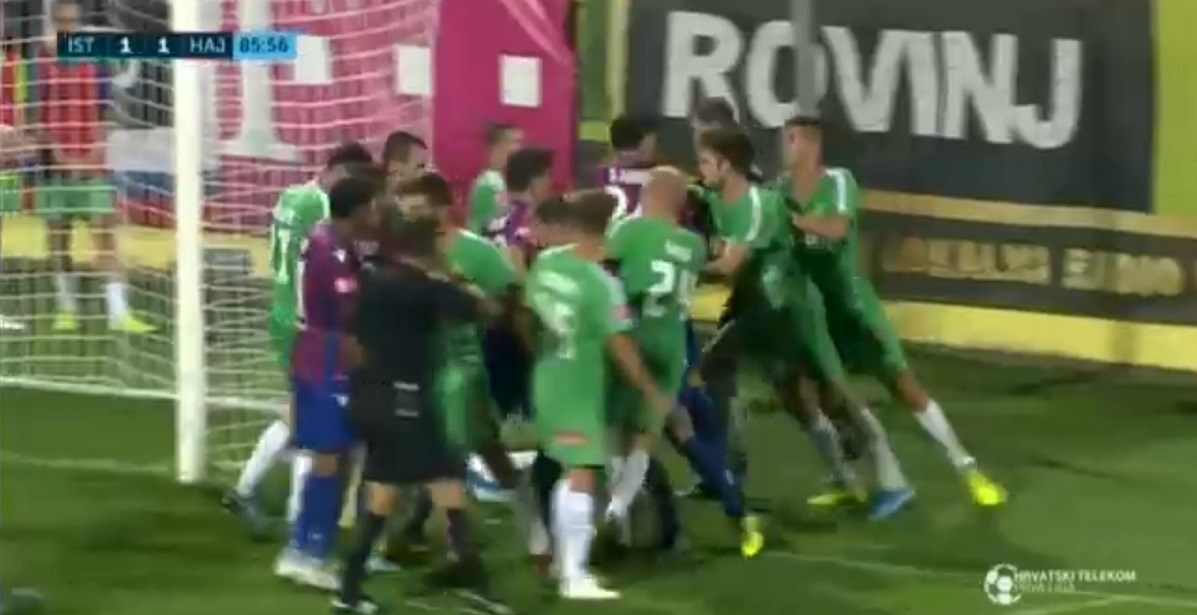 Igrači Hajduka i Istre zamalo su se potukli na terenu