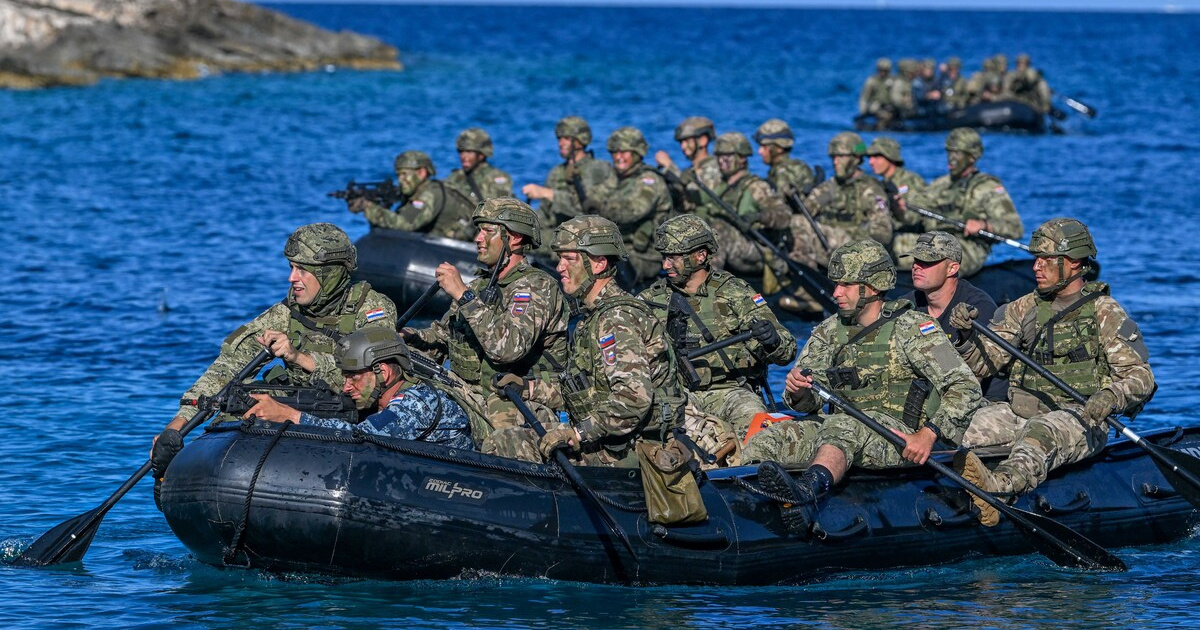 FOTO I VIDEO Pogledajte kako izgleda morska faza obuke za vojne vođe
