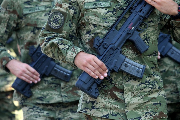 Hrvatska potpisala ugovor sa Slovačkom o prodaji specijaliziranih vojnih tkanina