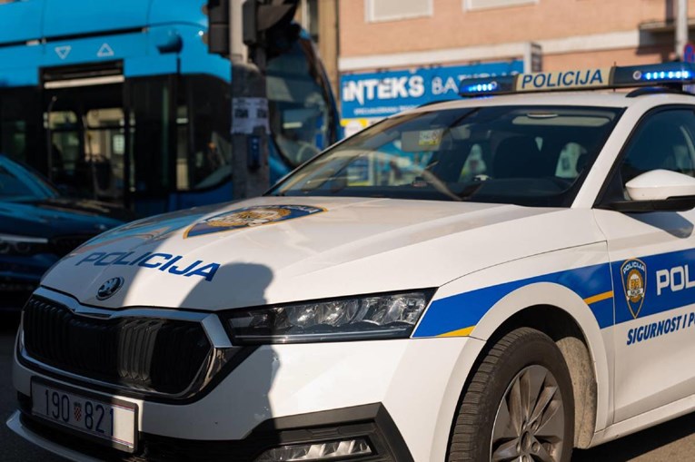 Pijana krala po Zagrebu, napala i vrijeđala policiju. Za njom već bila raspisana tjeralica