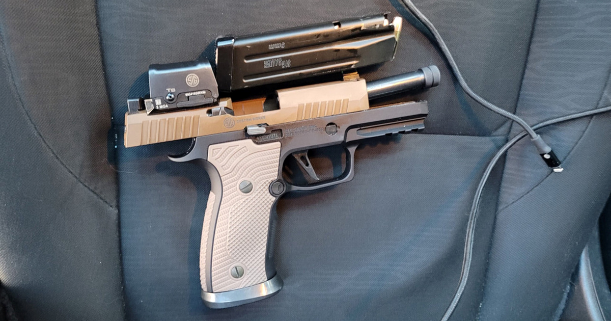 FOTO Trump: Ovo je pištolj napadača, napunjen, s još dva puna spremnika