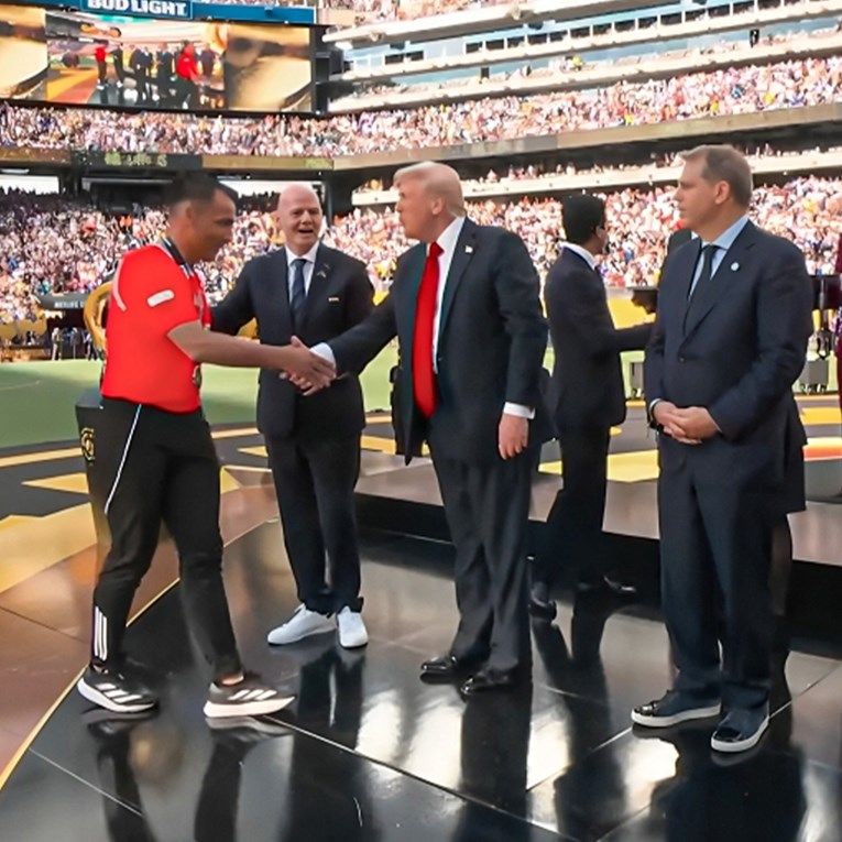 Ivan Bebek se rukovao s Donaldom Trumpom