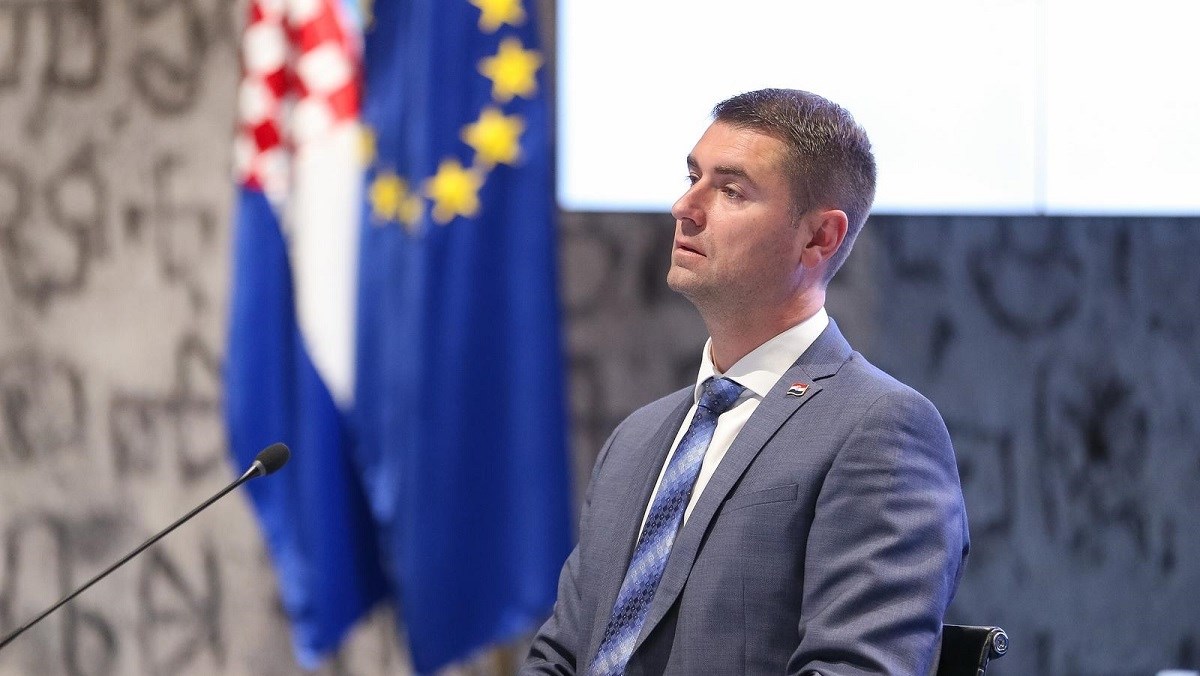 Onaj Filipović: Moj službeni potpis ide s akademskom titulom, to je uobičajeno