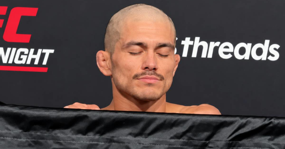 VIDEO UFC borac zamalo pao vagu. Onda se skinuo gol i obrijao glavu