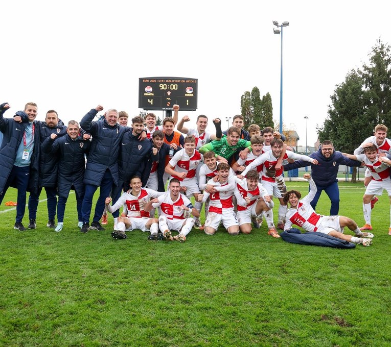 Pogledajte uz koju su pjesmu mladi hrvatski nogometaši proslavili pobjedu nad Srbijom