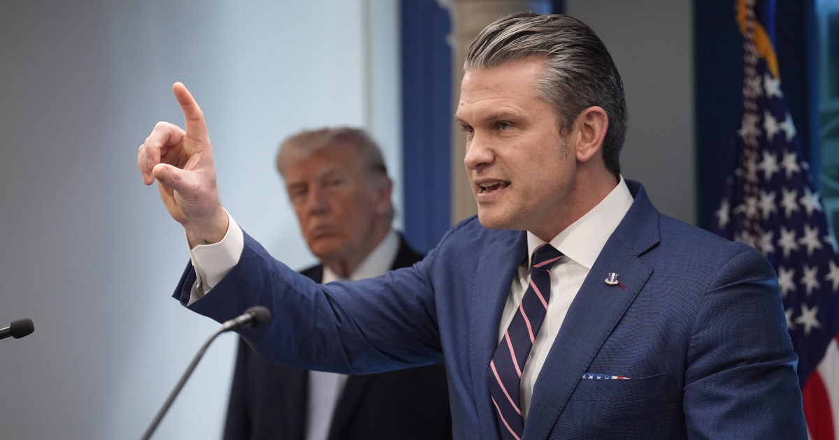 WSJ: Trump se protivio napadu zbog rušenja helikoptera, jedva su ga nagovorili