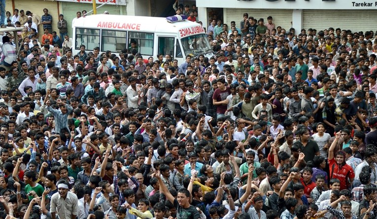 Indija sredinom godine prestiže Kinu po broju stanovnika za skoro 3 milijuna ljudi