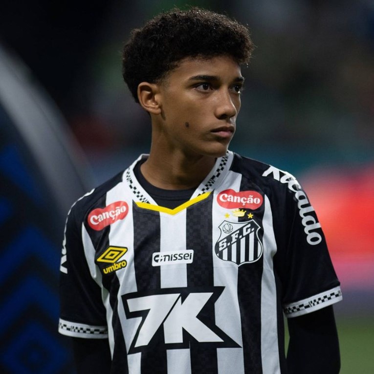 Brazilska legenda je u zatvoru zbog silovanja. Sin (17) mu je čudo od igrača