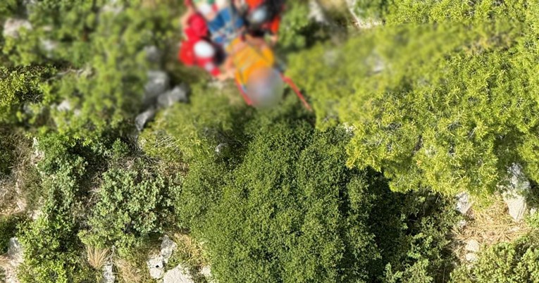 Ozlijeđeni paraglajder stabilno, ali s teškim ozljedama