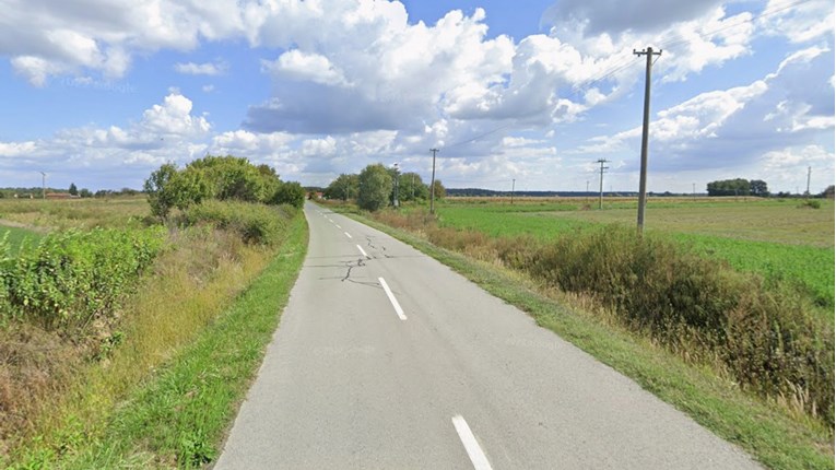 Maloljetnik (16) bez vozačke sletio s ceste u Podravini, s njim bio i vršnjak