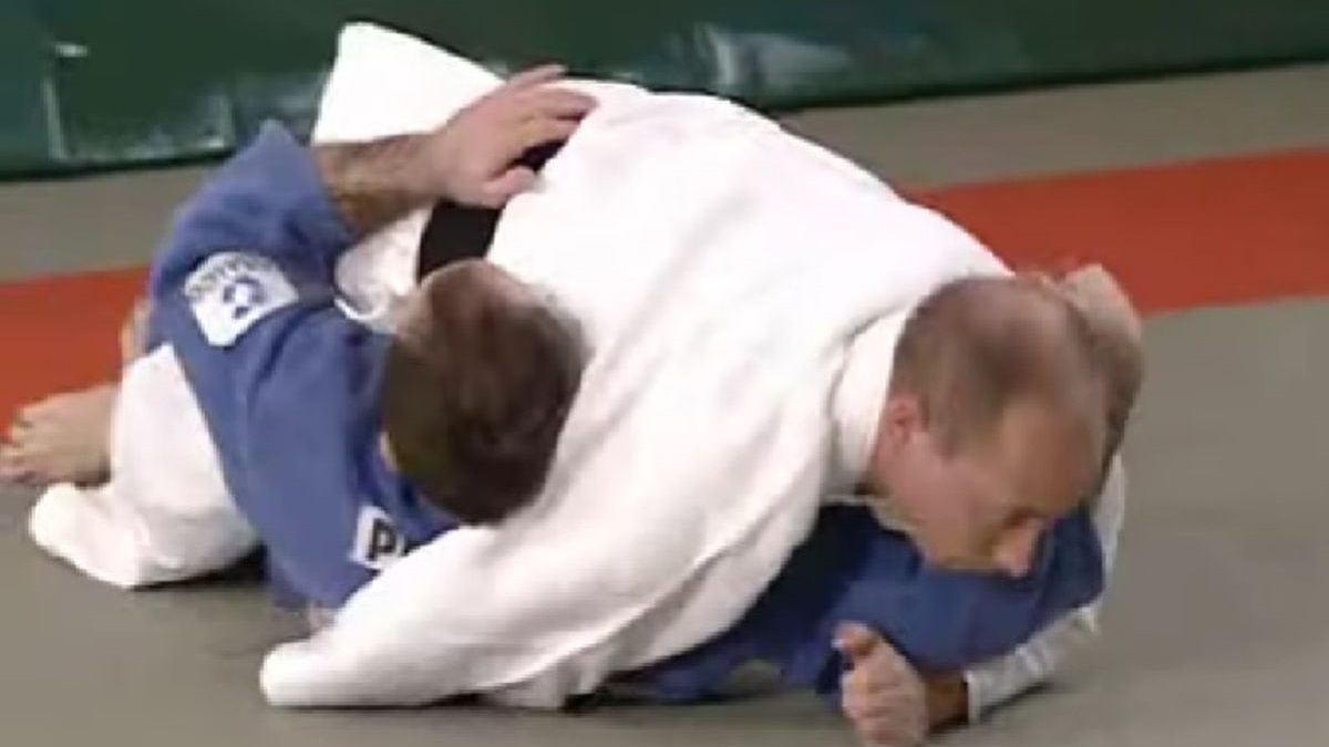 Putin se toliko ponosio svojom vještinom da se snimao. Sad je ostao bez titule