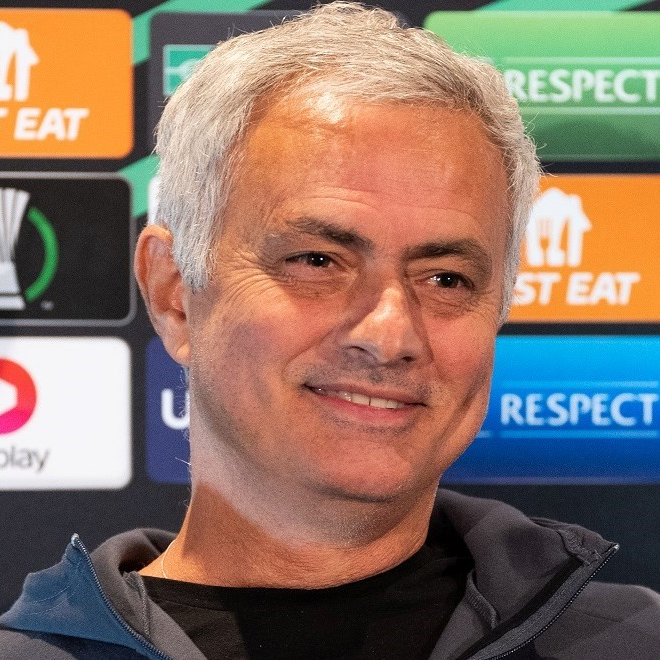 Mourinho je poslao Panini u povijest i poručio: Izbornik sam svih reprezentacija