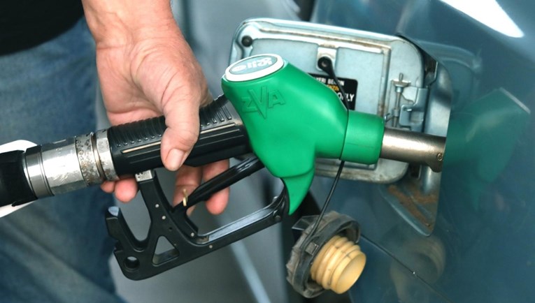 Najavljeno pojeftinjenje goriva, ovo su cijene koje se očekuju