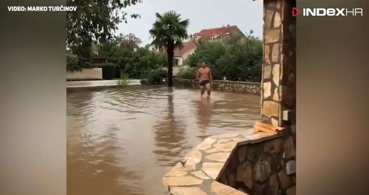 Ono što u Dalmaciji izvode po nevremenu pokazuje da kiša ne mora biti samo loša