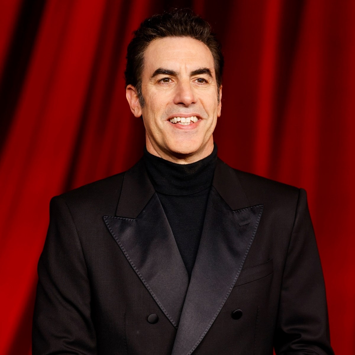 Sacha Baron Cohen je neprepoznatljiv. Zbog Marvelove uloge isklesao tijelo