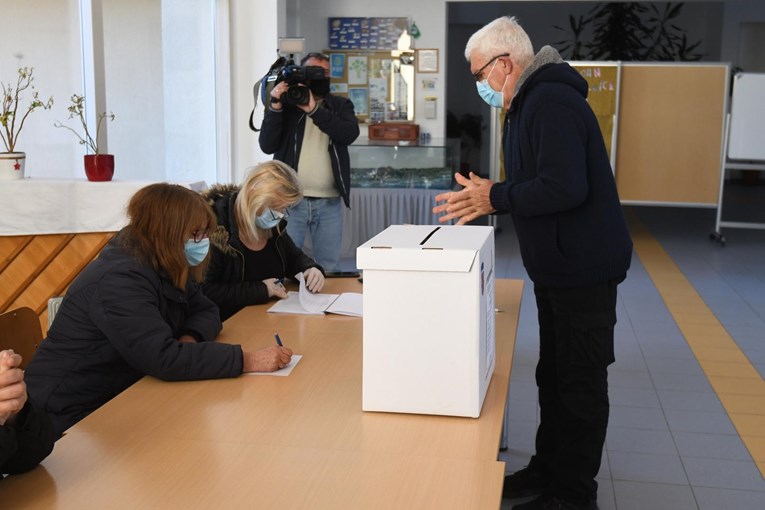 U Rogoznici se danas održavaju izbori, bira se novi načelnik