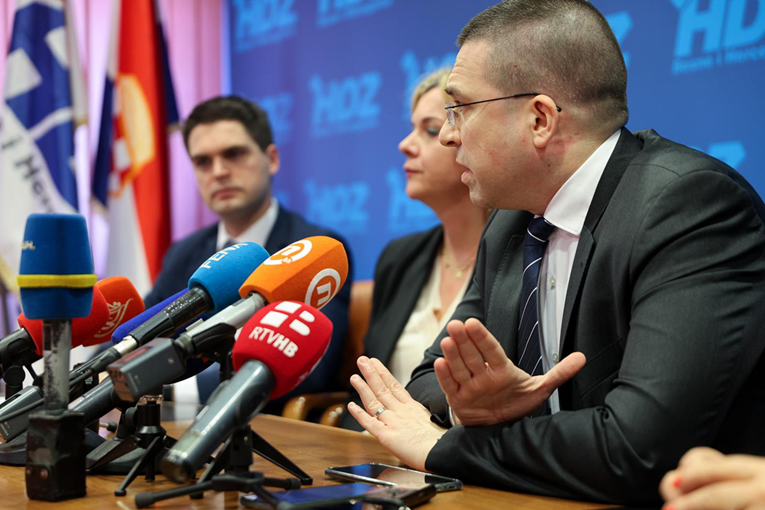 HDZ-ova eurozastupnica: Macron je pri kraju mandata i služi se bombastičnim izjavama