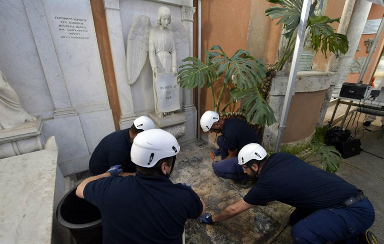 FOTO U Vatikanu otvorili grobove, tražili davno nestalu djevojčicu. Prazni su