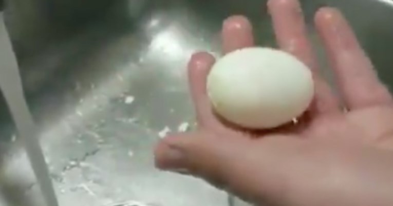 Cijeli život pogrešno ljuštimo kuhana jaja: Ovaj trik morate probati