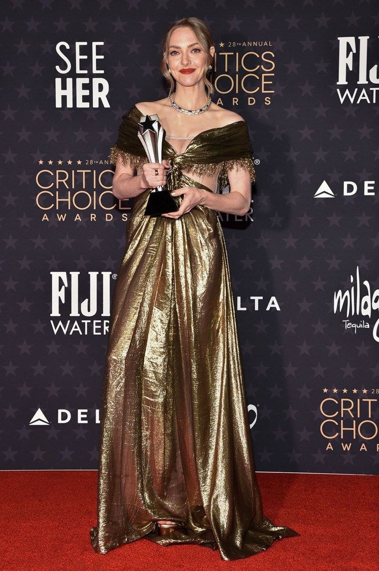 Amanda Seyfried o nezgodi s haljinom: Grudi su mi jednostavno bile vani