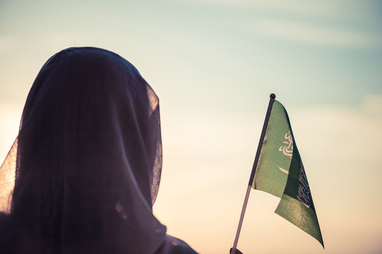 Žene u Saudijskoj Arabiji više ne trebaju dozvolu muškarca da bi putovale