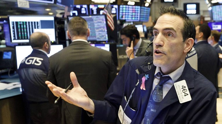 Pad dionica na Wall Streetu nakon sjajnog mjeseca