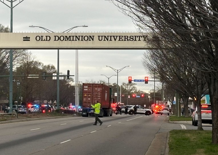 Studenti svladali ISIS-ovca koji je pucao po sveučilištu u SAD-u: "Srce mi je stalo"