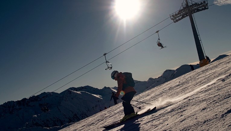 Stranci pohrlili na austrijska skijališta, uvode se stroge kontrole