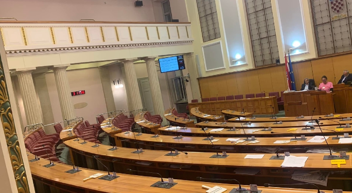 FOTO Kekin: Ne postoji slika koja bolje pokazuje koliko HDZ mari za žene
