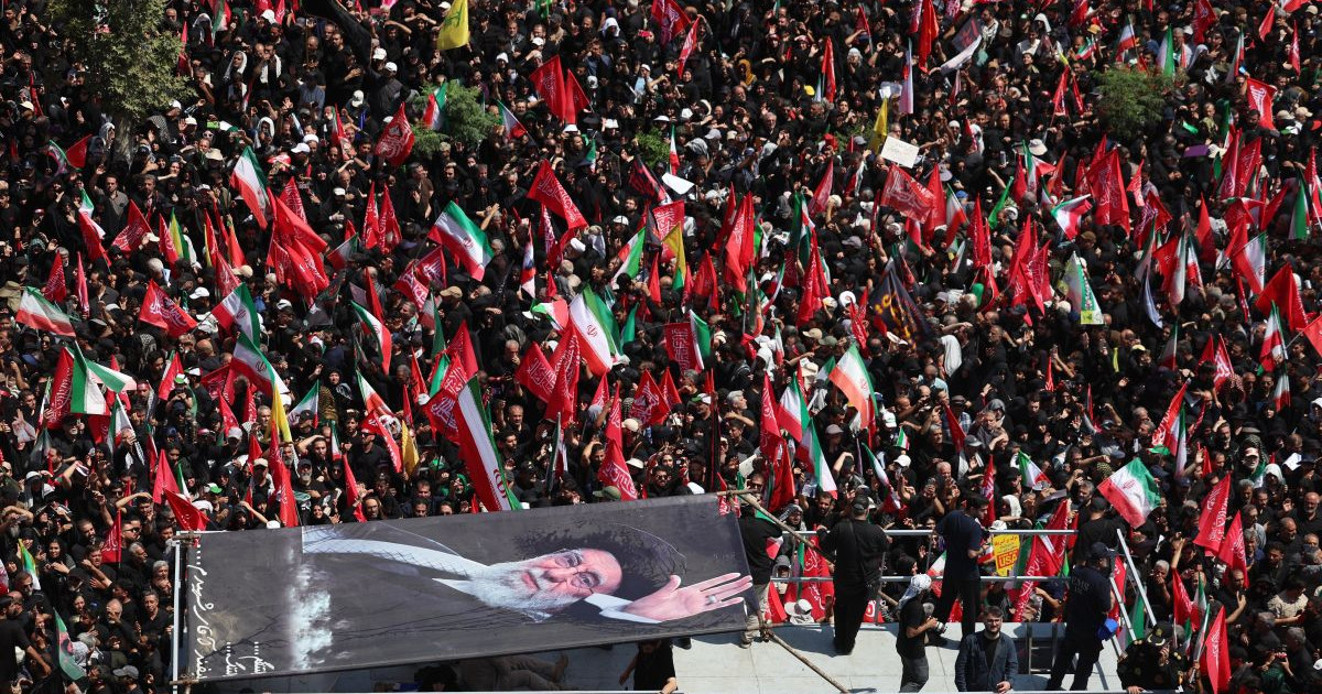 Procesija za pokojnog iranskog vođu Hameneija započela u Teheranu