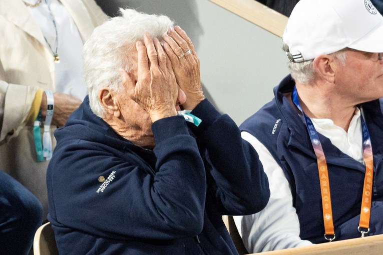 FOTO Dustin Hoffman strastveno pratio teniski meč u Parizu, čak je i zaplakao