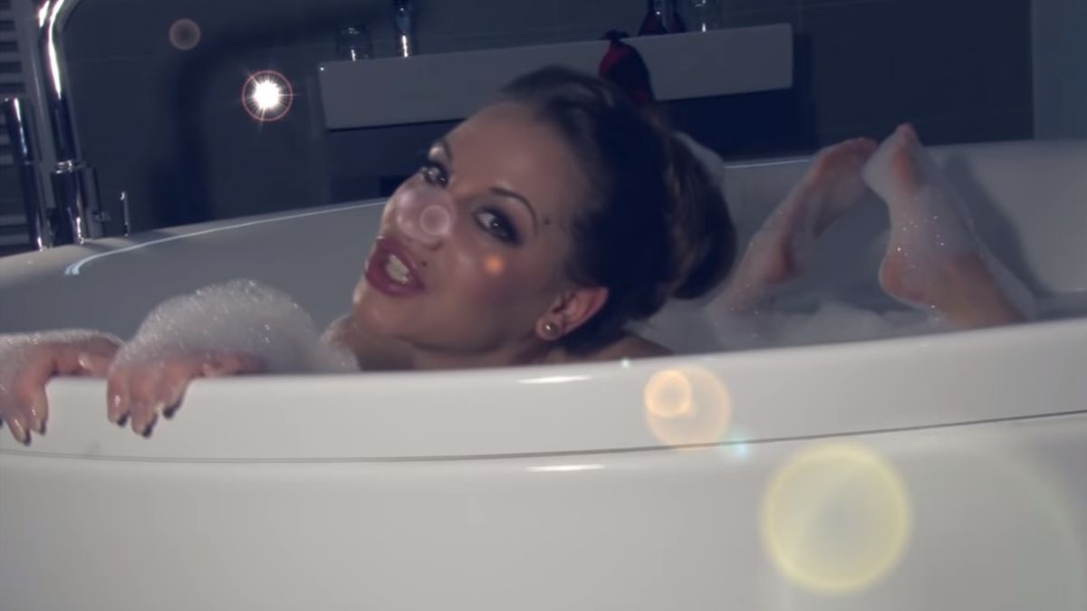 "Vzemi me": Vrući videospotovi Nuše iz Gospodina Savršenog su hit na YouTubeu