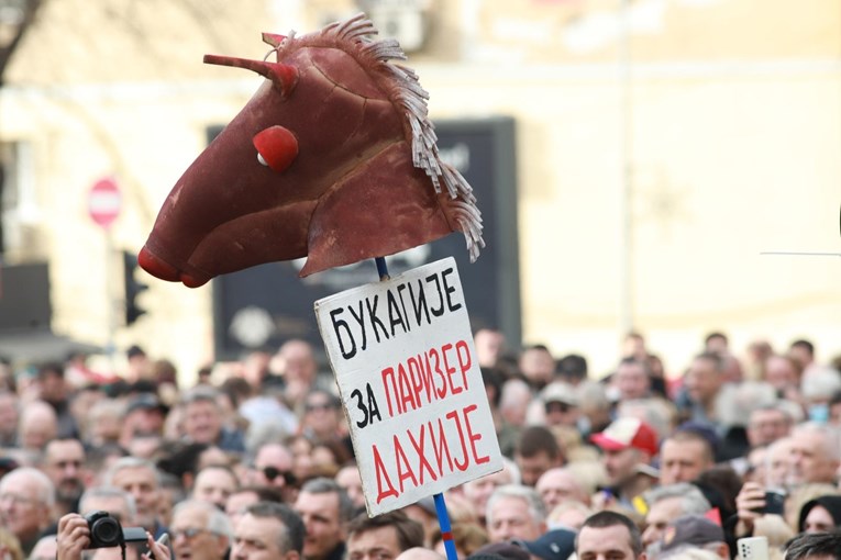 Na velikom prosvjedu u Beogradu najavljeno da će se tražiti poništenje izbora