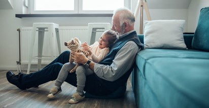 Briga o unucima može smanjiti usamljenost, kažu znanstvenici