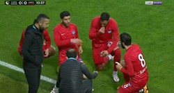 VIDEO Muslimanski nogometaši usred utakmice završili ramazanski post