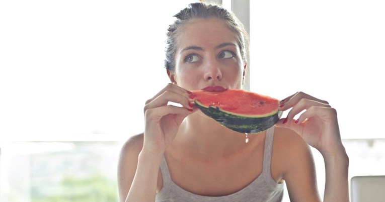 Liječnici upozoravaju: Izbjegavajte ovu pogrešku s voćem ako želite smršavjeti