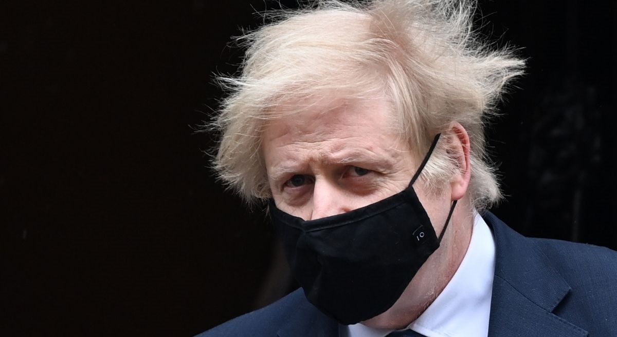 Britanija uvodi covid-potvrde za masovne događaje, krenule kritike