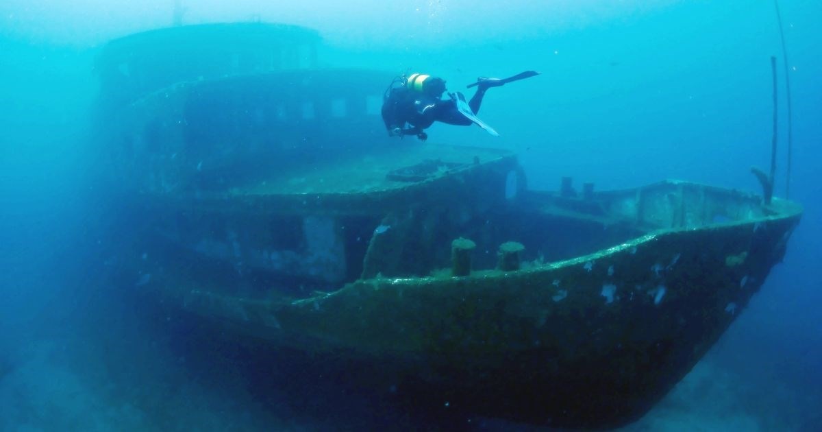 Lovci na blago pokušavaju iz olupine broda spasiti vino vrijedno milijune dolara