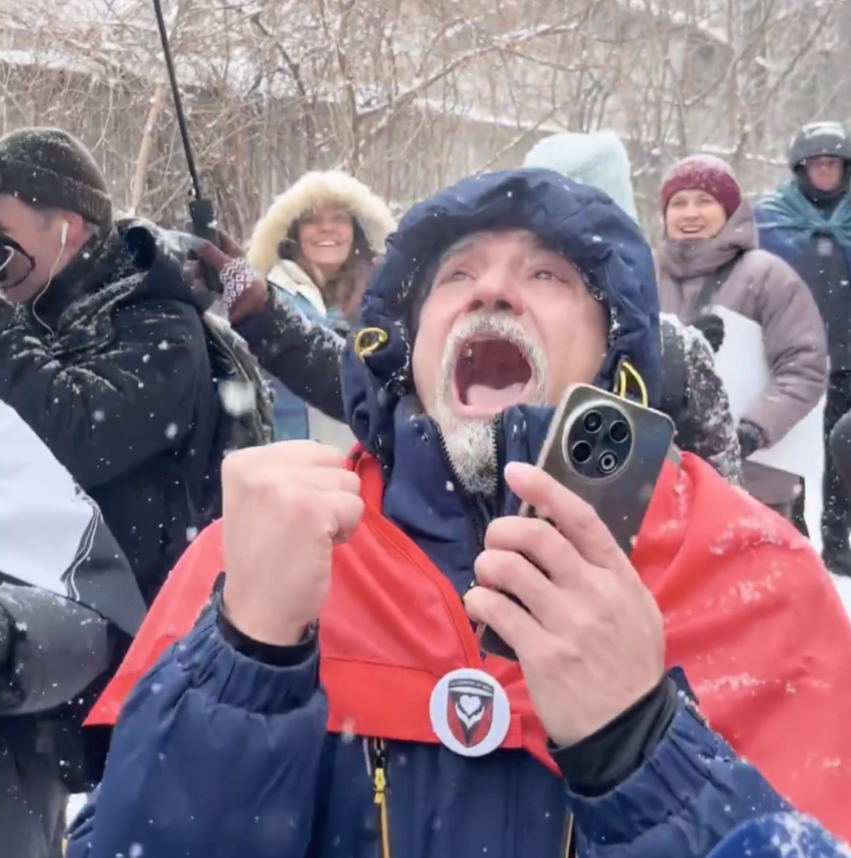 VIDEO Pogledajte reakciju oca kad je shvatio da sin stiže  iz ruskog zarobljeništva