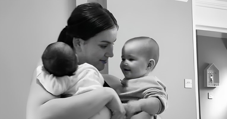 Ostala je trudna šest tjedana nakon što je rodila, ljudi pišu: To je noćna mora