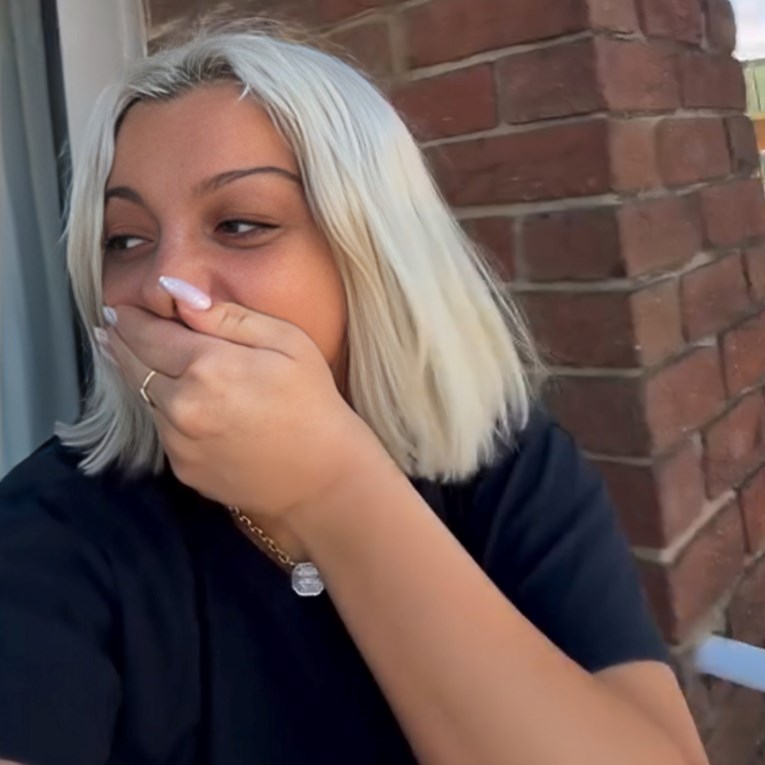 Pjevačica albanskih korijena doživjela neugodnost u Londonu: "Začepi!"