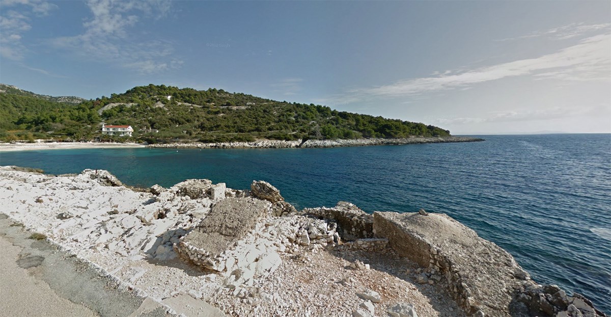 Pijan jurio gumenjakom pa udario u kopno: Dvoje teško ozlijeđenih, jedan lakše