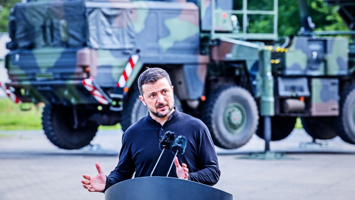 Ukrajina jača proizvodnju oružja, tvrdi Zelenski