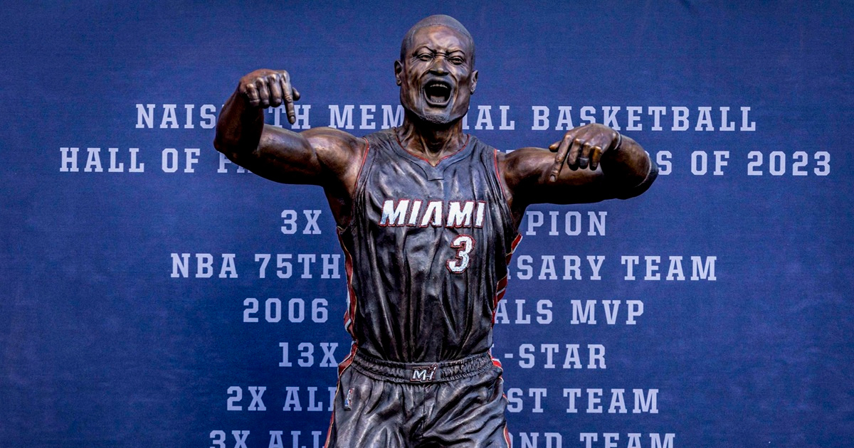 Napokon je popravljen izgled kipa NBA legende. Bio je neprepoznatljivo ružan