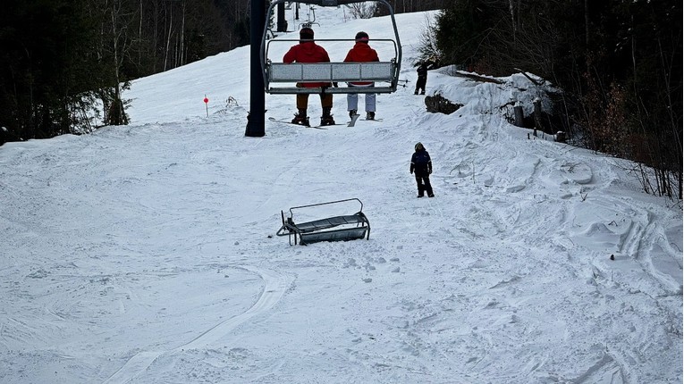 Muškarac pao sa žičare na skijalištu u Americi
