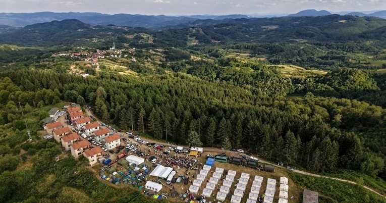 Tisuće ljudi u Maršu mira prema Srebrenici. Propješačit će 100 kilometara